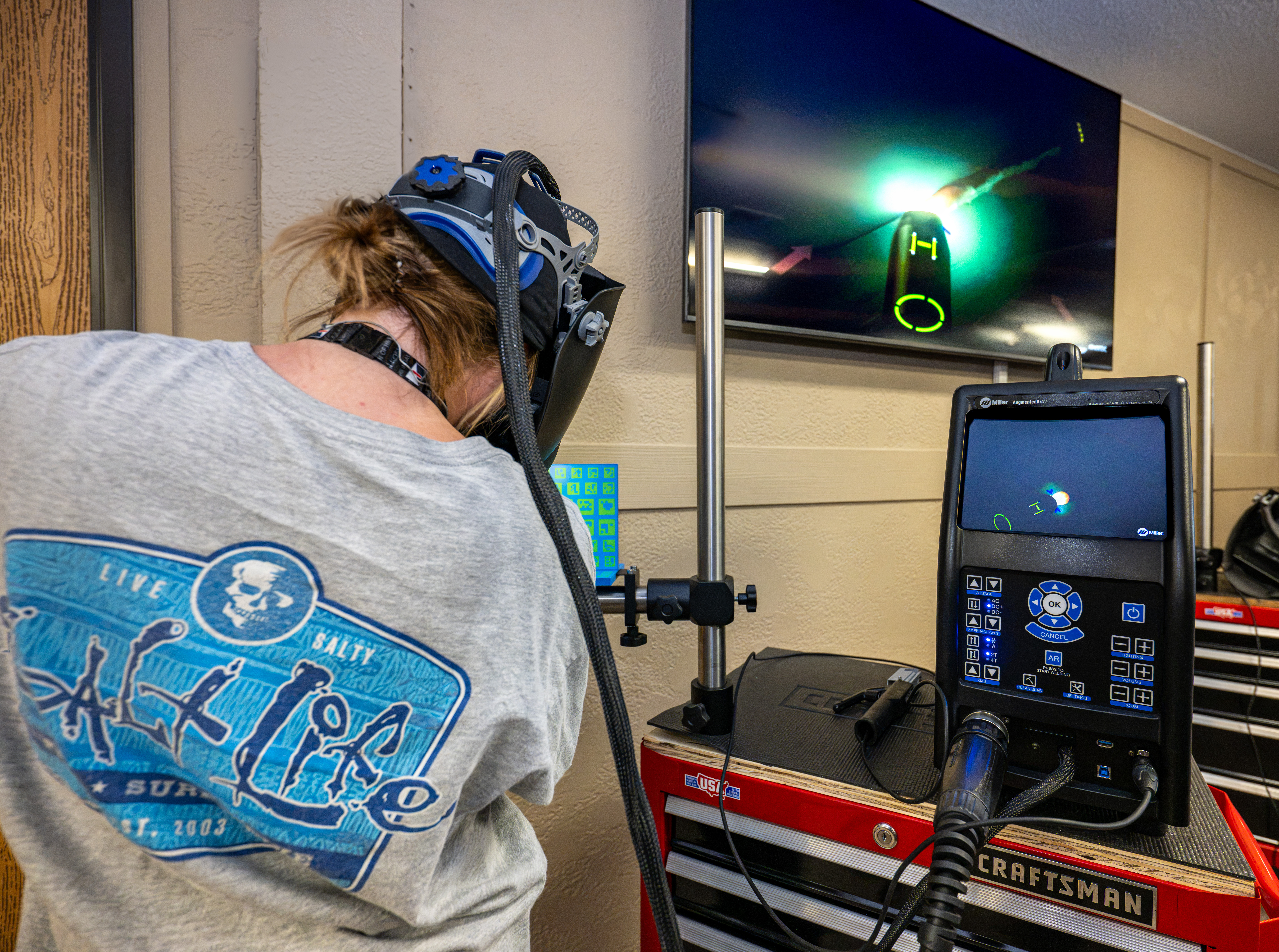 HII's VR Welding Lab hits 1,000 trainees in defence workforce push