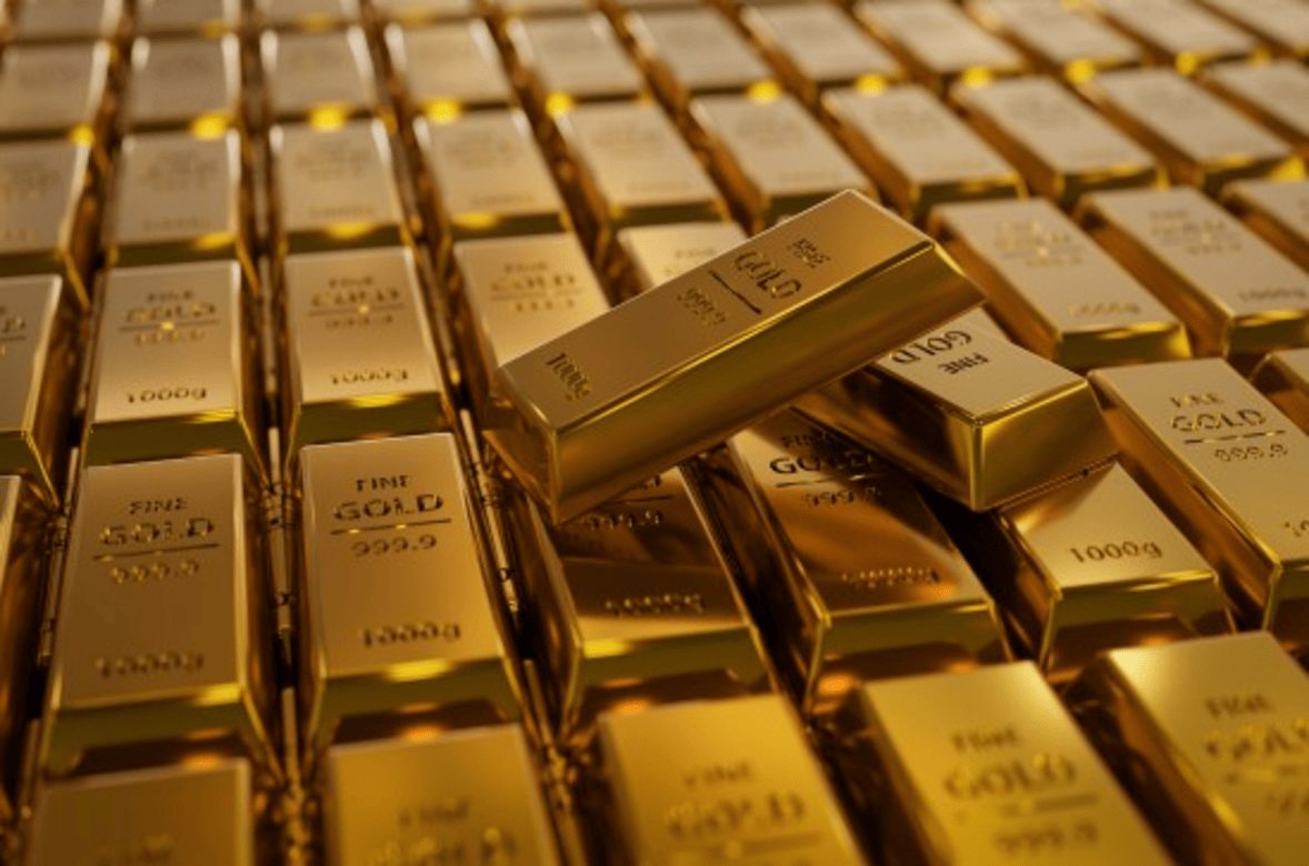 Gold Hits Record Highs Amid Geopolitical Tensions and US-China Trade Uncertainty
