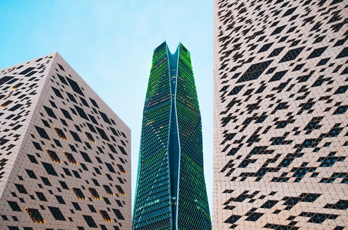 Saudi CEOs Lead in AI Adoption and Growth Optimism for 2025