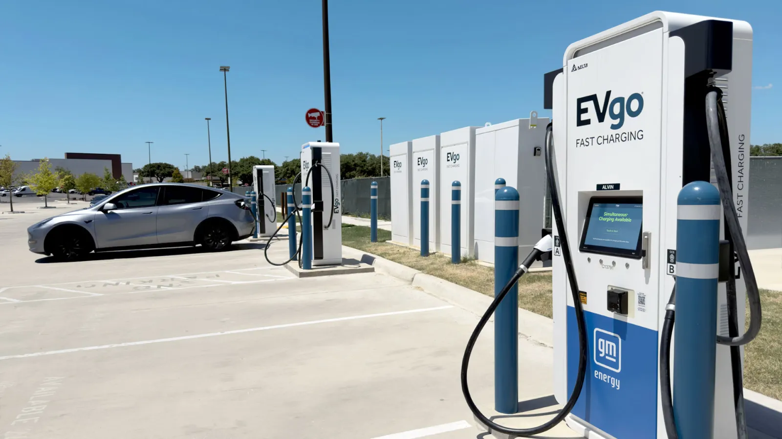 EVgo and Brixmor add 500 fast-charge stalls at US shopping centres