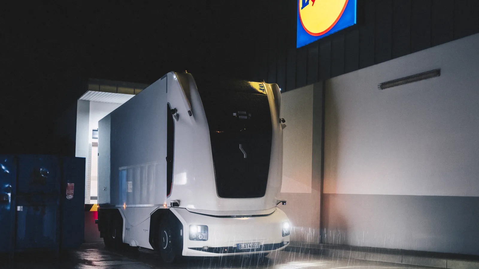 Einride and Lidl deploy first cab-less Level 4 truck on German roads