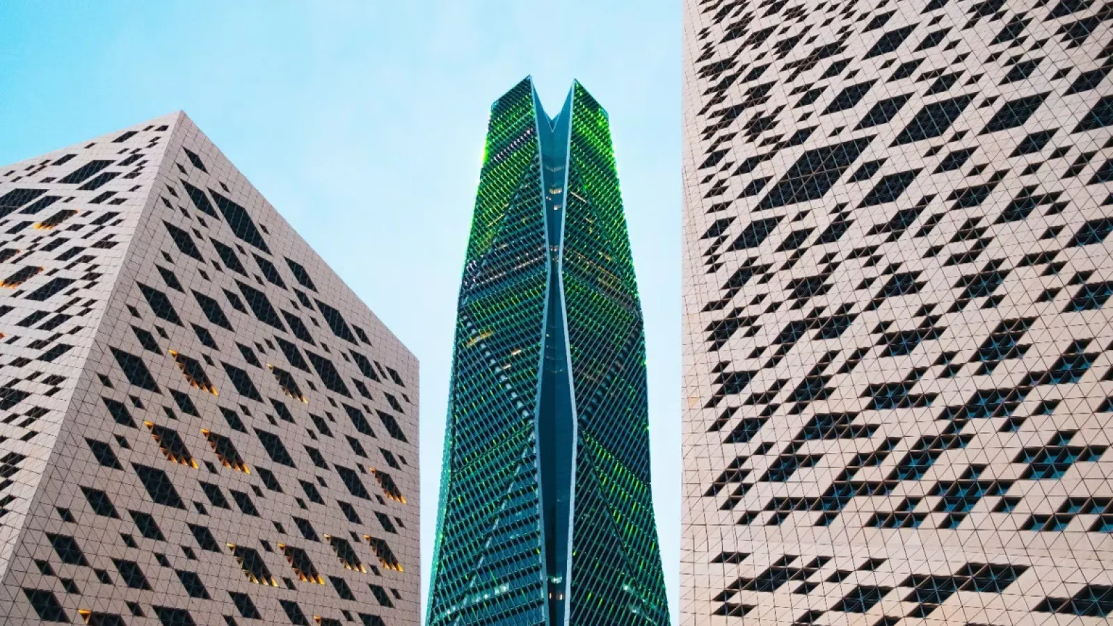 Saudi CEOs Lead in AI Adoption and Growth Optimism for 2025